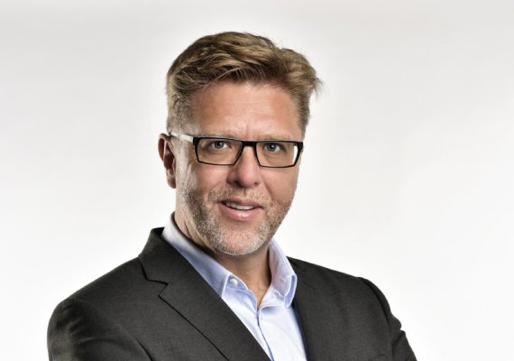 Dr Alan Barnard